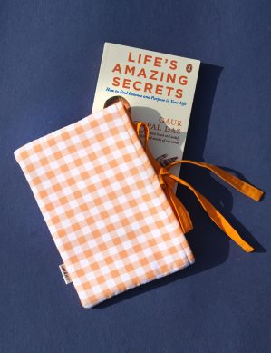 Sunny Citrus Checks Book Sleeve